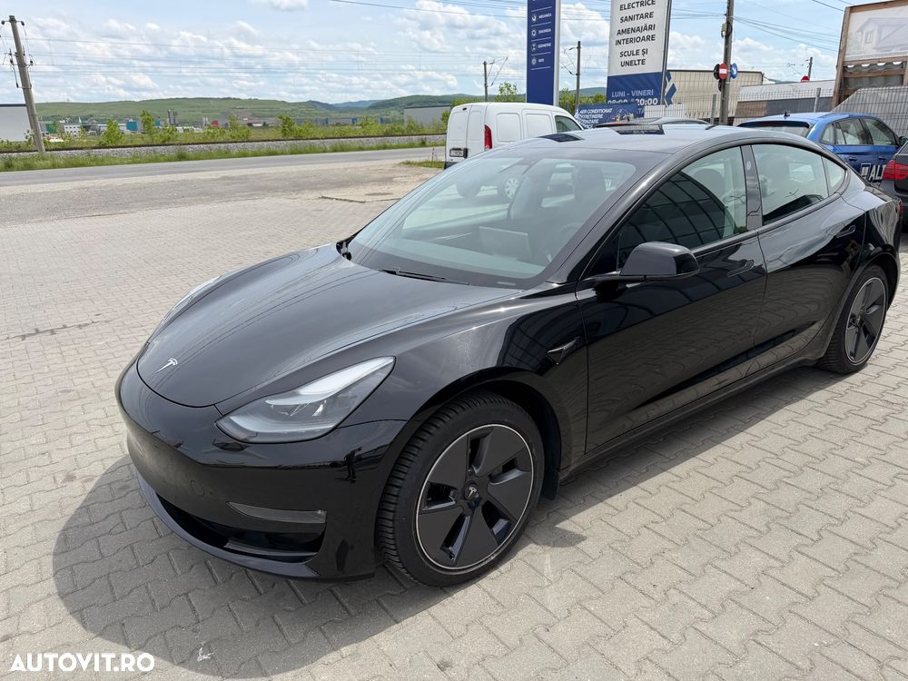 Tesla Model 3 Performance - 2