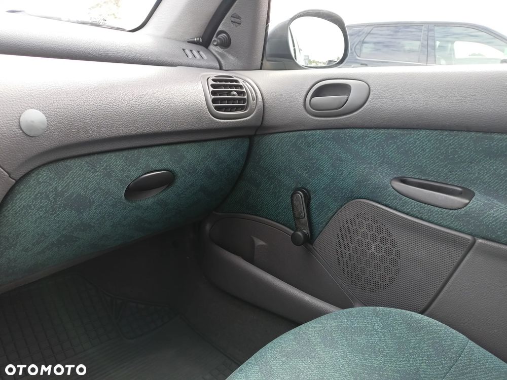 Peugeot 206 - 14