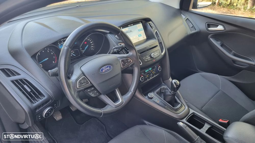 Ford Focus 1.0 EcoBoost Business - 10