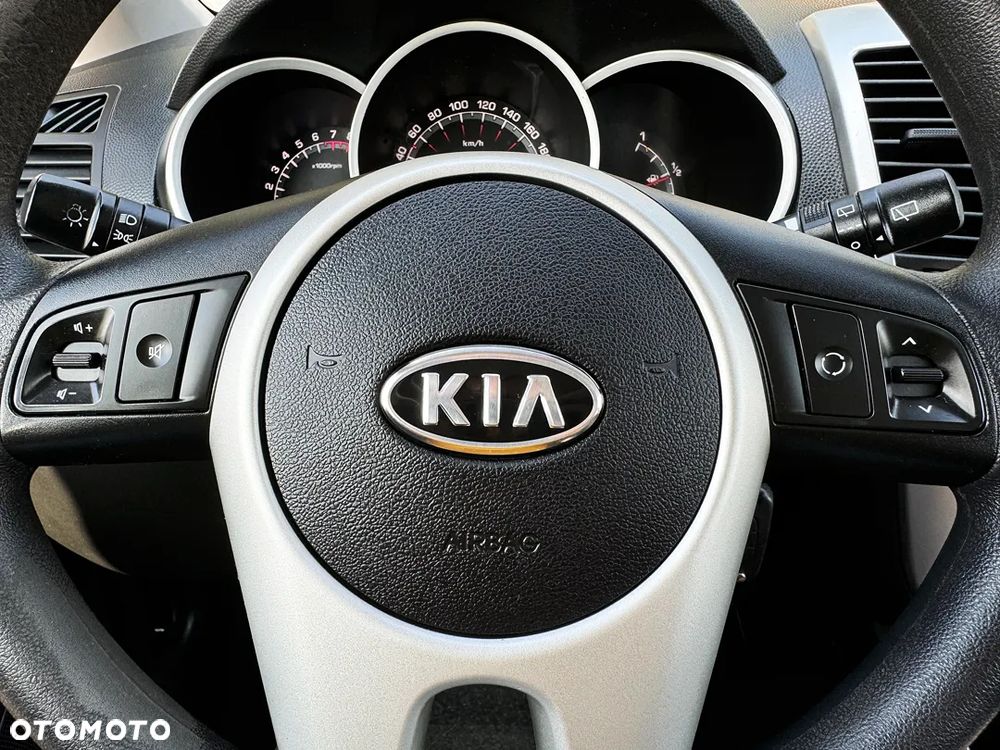 Kia Venga 1.4 CVVT ISG Vision - 24