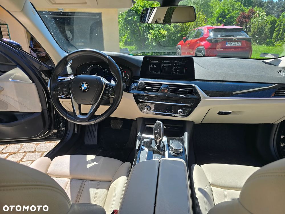 BMW Seria 5 520d xDrive Sport Line sport - 15