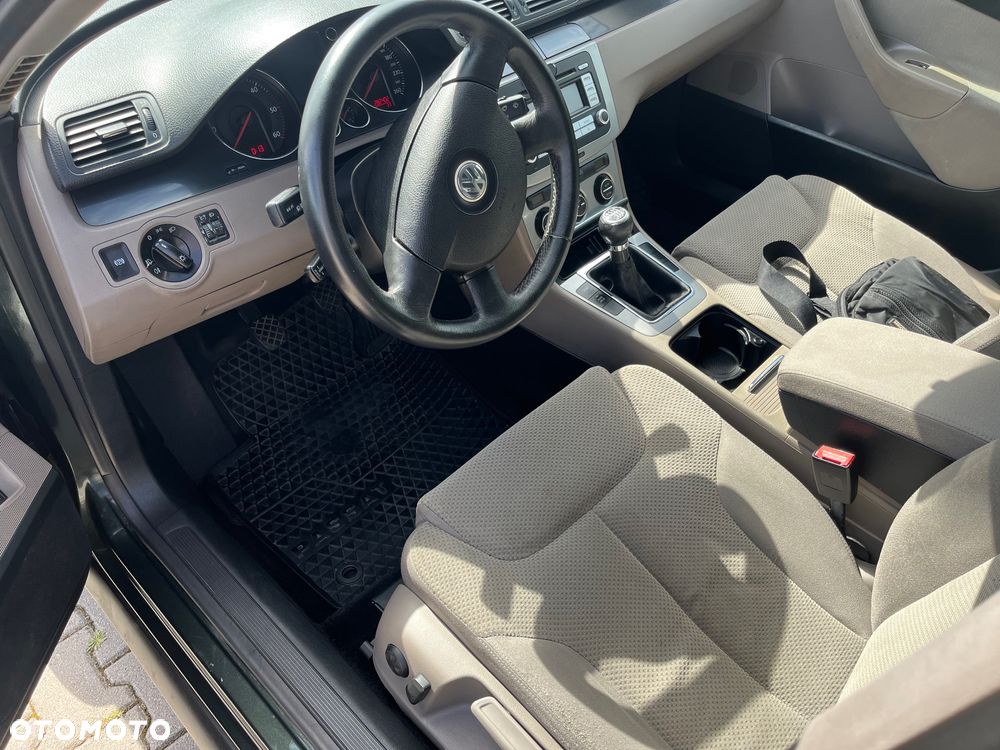 Volkswagen Passat 2.0 TDI Comfortline - 6