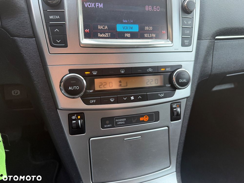 Toyota Avensis 2.0 D-4D Executive - 17