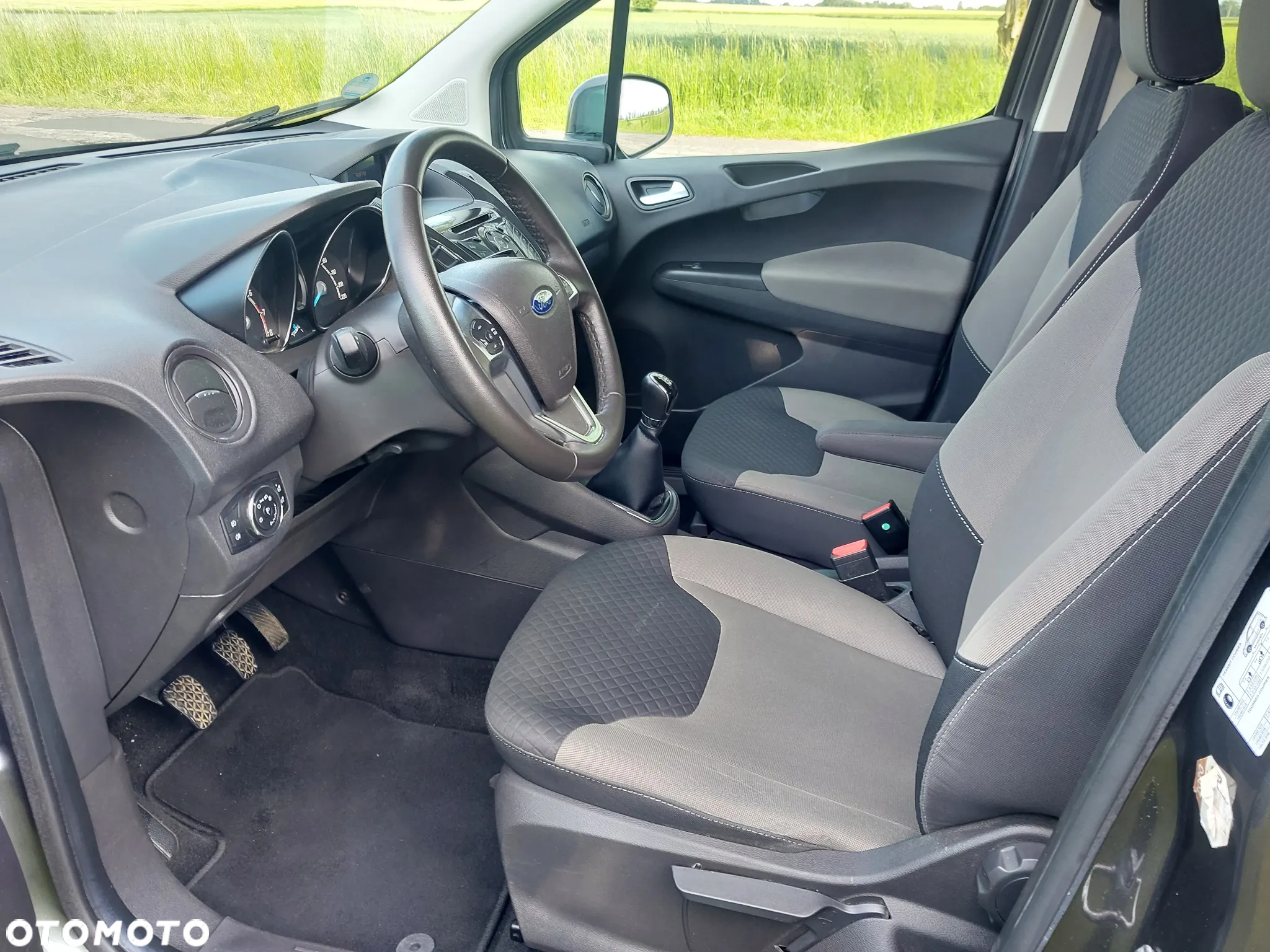 Ford Tourneo Courier 1.0 EcoBoost Titanium - 8
