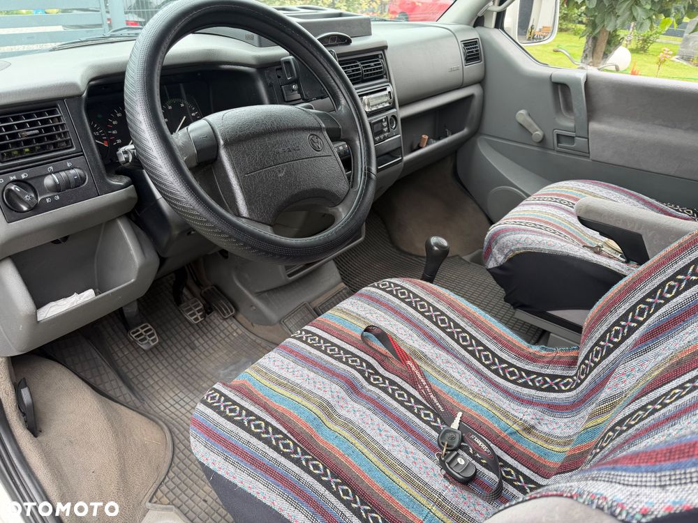 Volkswagen Multivan Standard - 8