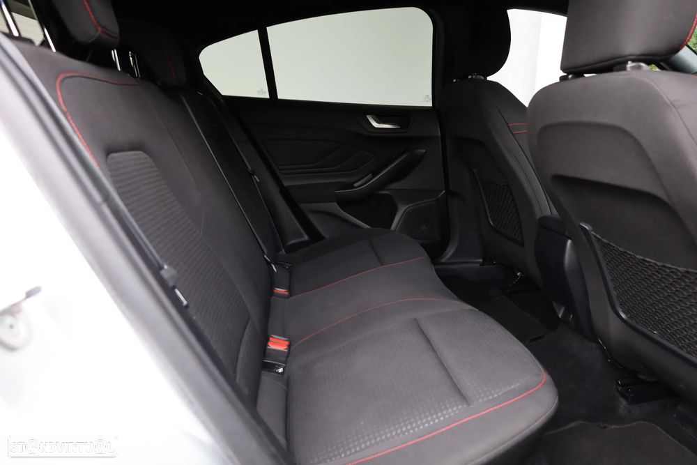 Ford Focus 1.0 EcoBoost MHEV ST-Line Aut. - 52