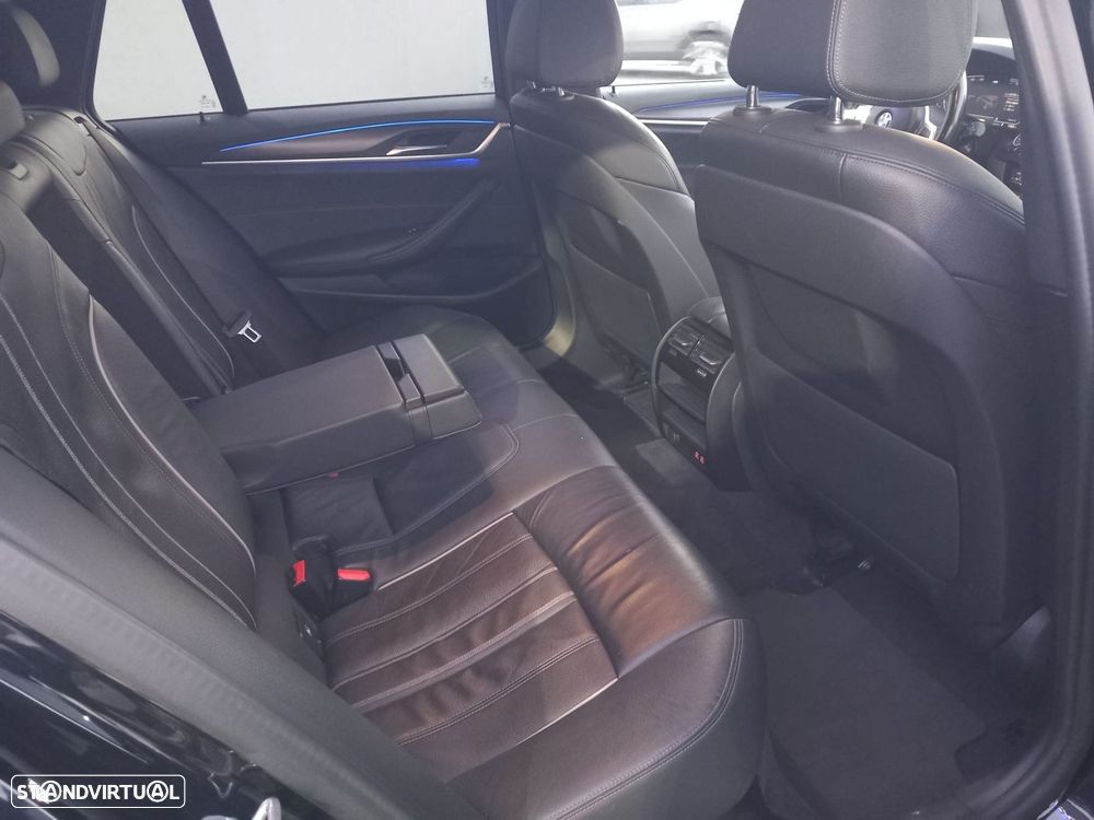 BMW 520 d Pack Desportivo M Auto - 24