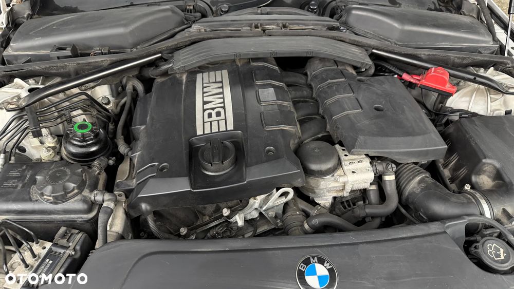 BMW Seria 5 520i - 24
