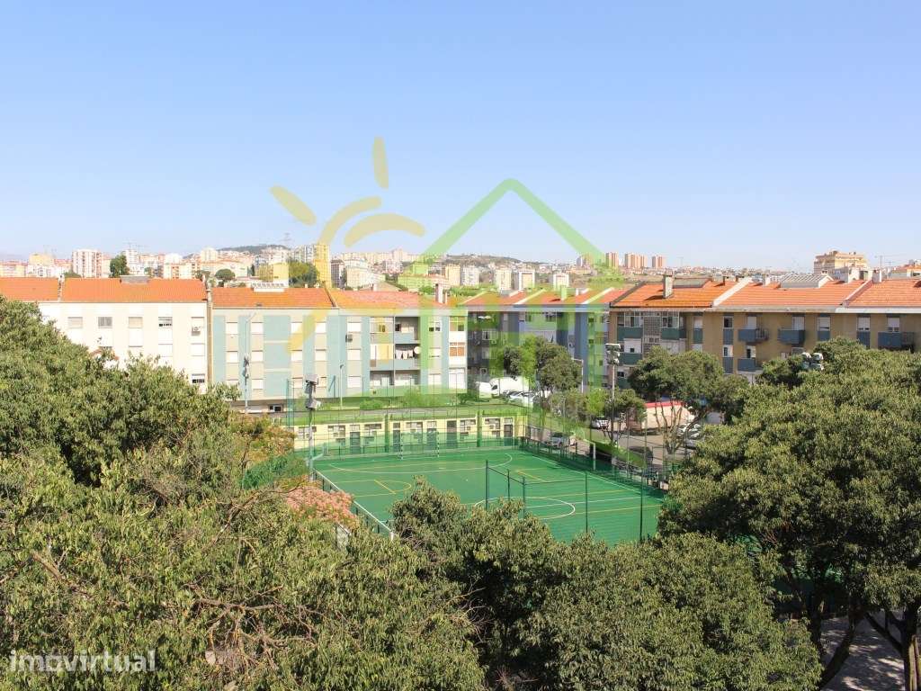 Apartamento T3+2 em Olival Basto - Oportunidade Única com Sótão - Grande imagem: 2/48