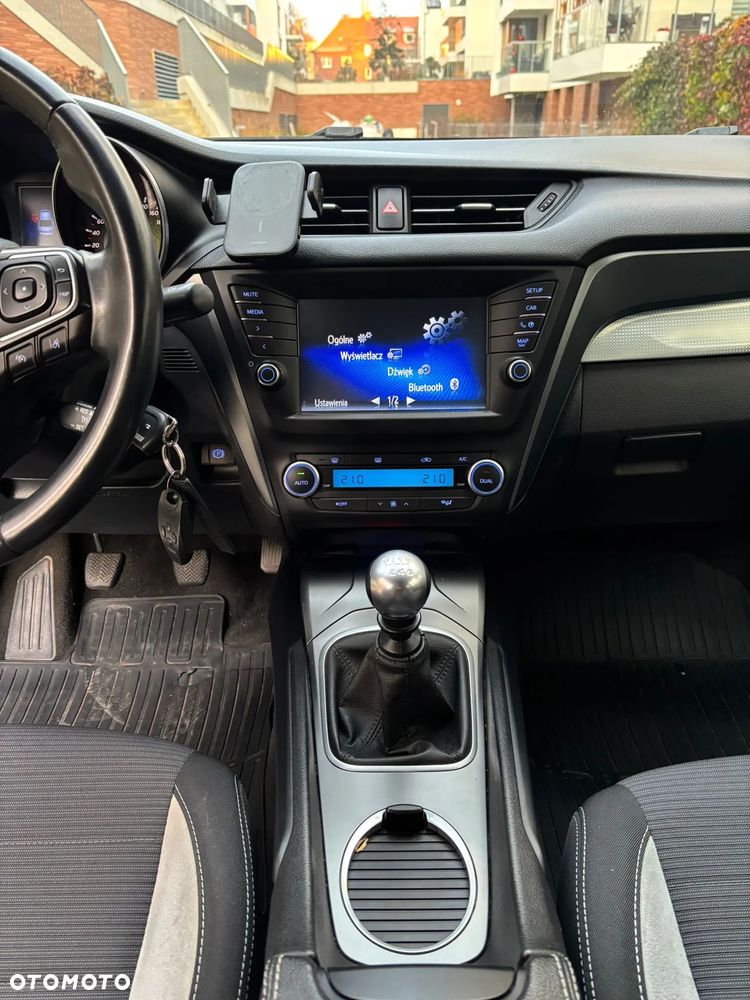 Toyota Avensis 2.0 D-4D Premium - 8