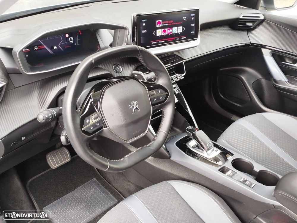 Peugeot 2008 1.2 PureTech Allure EAT8 - 33