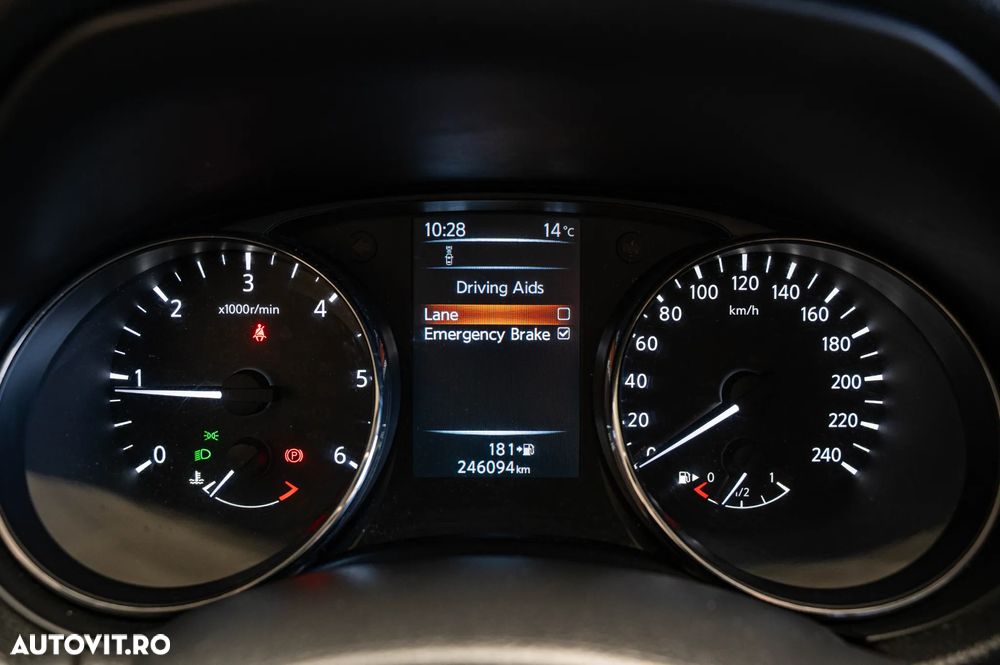 Nissan Qashqai 1.6 DCI N-Connecta - 23