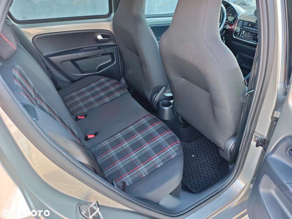 Volkswagen up! GTI - 13
