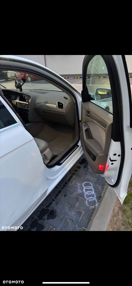 Audi A4 Limousine - 4