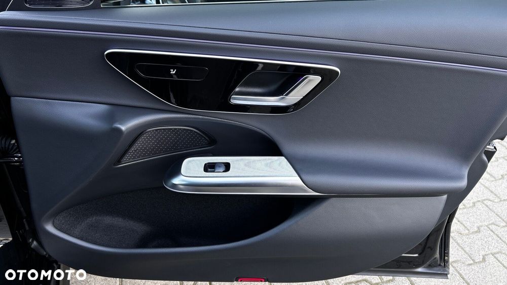 Mercedes-Benz Klasa E 200 mHEV 4-Matic Avantgarde 9G-Tronic - 22
