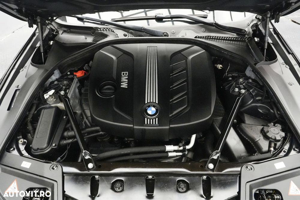 BMW Seria 5 520d xDrive - 25