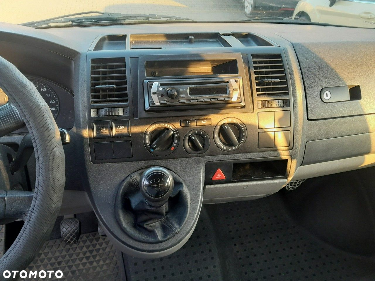 Volkswagen Transporter - 15