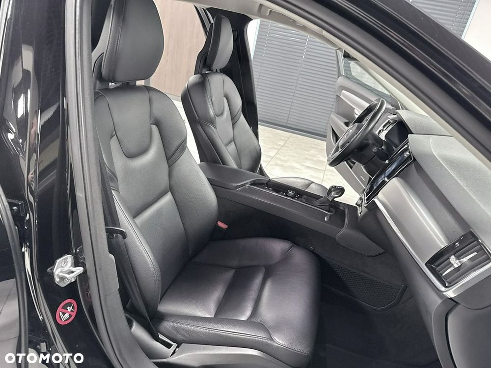 Volvo V90 D4 Geartronic Momentum Pro - 36