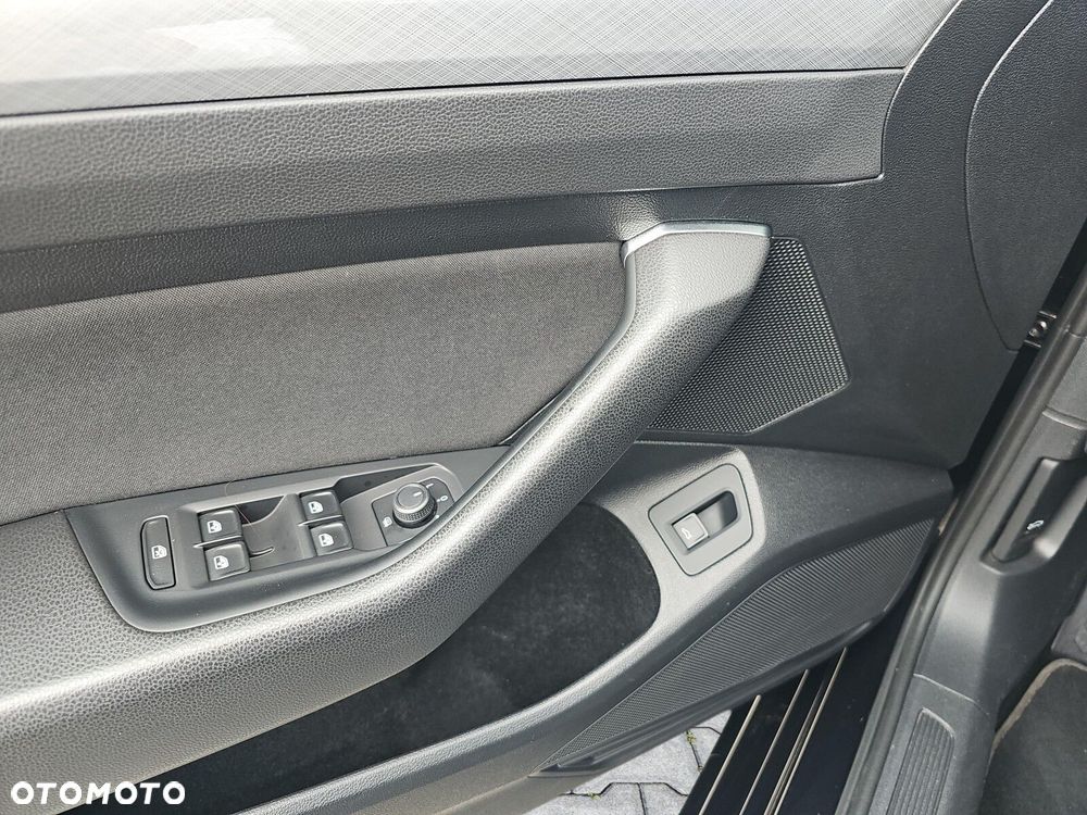 Volkswagen Passat - 24