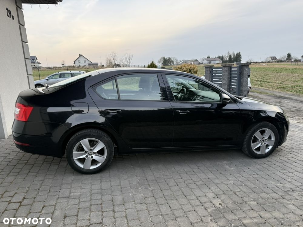 Skoda Octavia 1.6 TDI Ambition DSG - 6