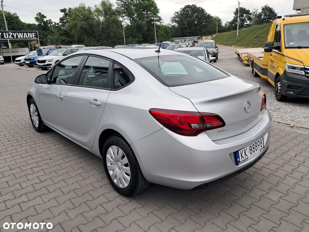 Opel Astra 1.6 Business EU6 - 5