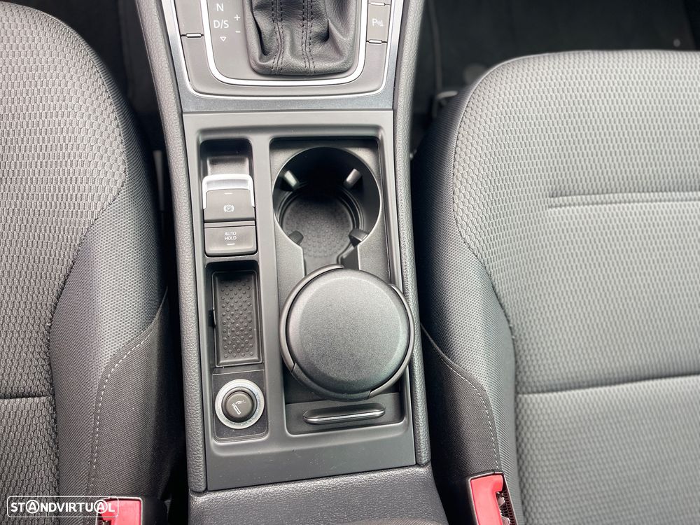 VW Golf Variant 2.0 TDi R-Line DSG - 26