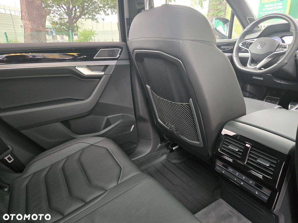 Volkswagen Touareg 3.0 V6 TDI 4Motion R-Line - 10