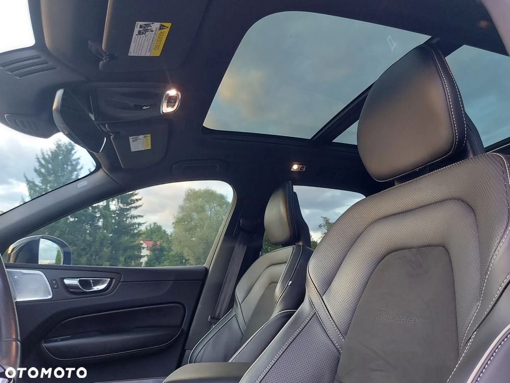 Volvo XC 60 T6 AWD R-Design - 34