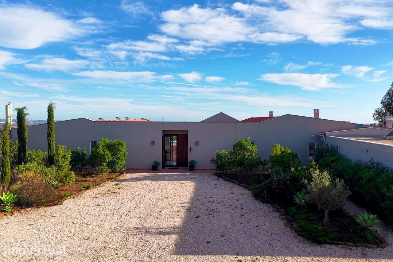 Herdade com 18.9 Hectares com Villa de Luxo com Piscina e Lagoa - Grande imagem: 2/56