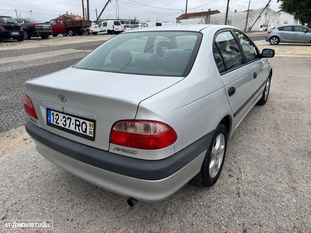 Toyota Avensis S/D 1.6 Sol - 4