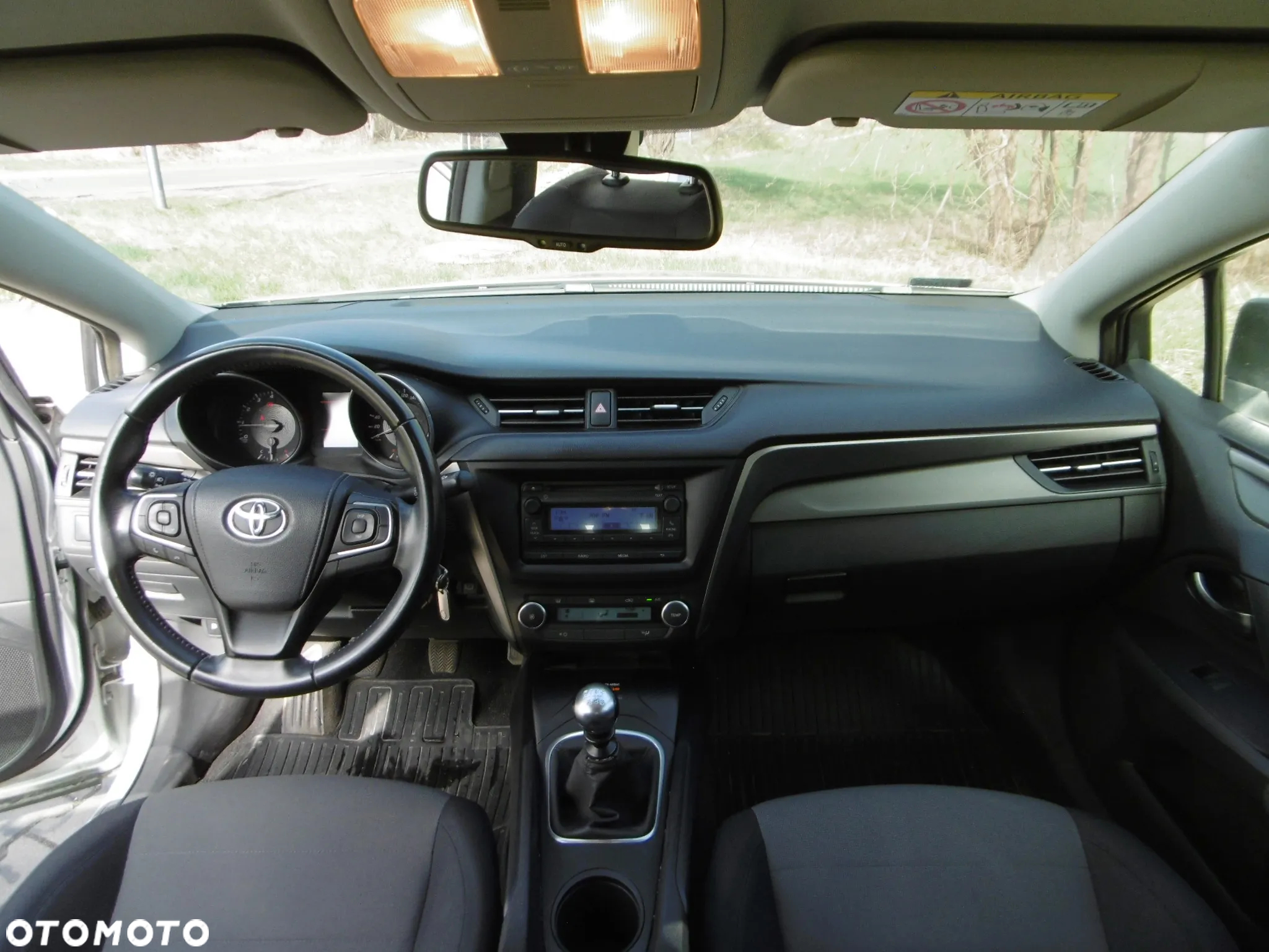 Toyota Avensis 1.6 Active - 12