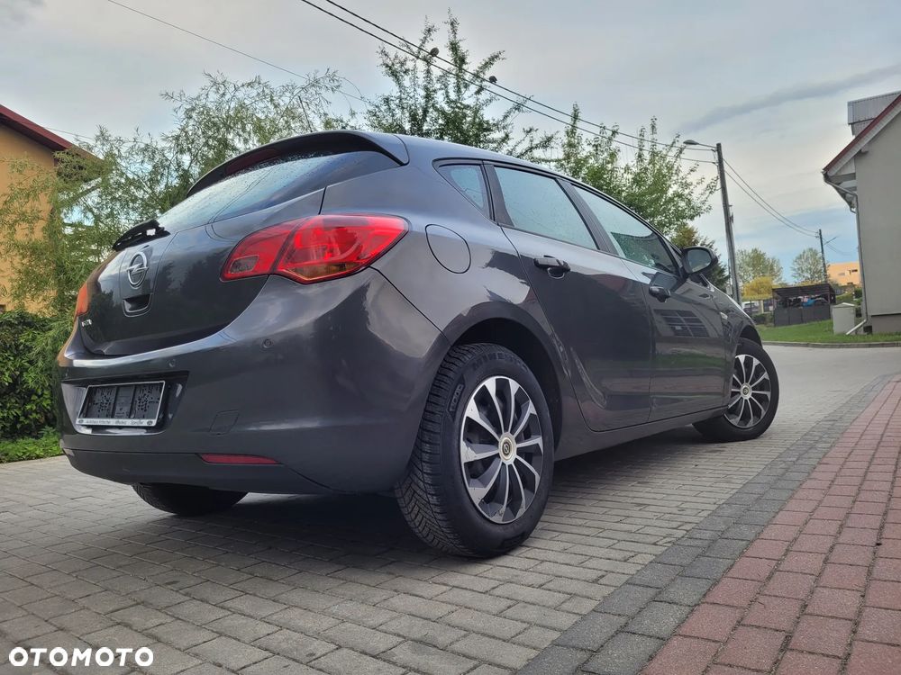 Opel Astra 1.6 Innovation - 2