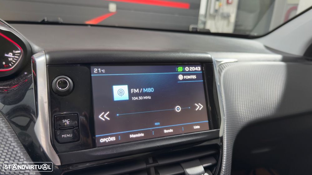 Peugeot 2008 1.2 PureTech GT Line - 22
