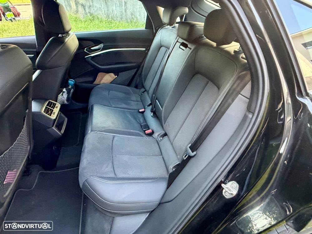 Audi e-tron 55 quattro S line - 12