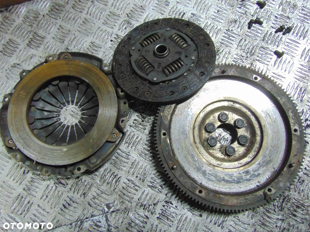 Sprzęgło t4 1,9D/TD komplet 068105271F - 2