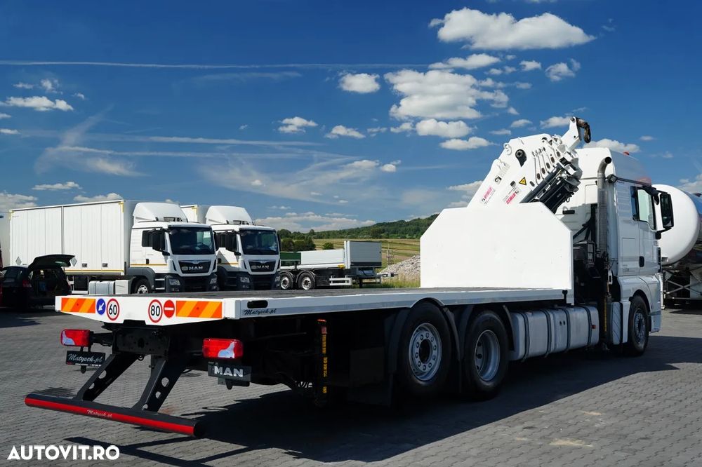 MAN TGX 18.440 / 6x2 / PLATFORMĂ - 6,3 M / HDS HIAB 422 E-6 HIDUO / CAPACITATE MAXIMĂ DE RIDICARE: 12.000 KG / EXTENSIE MAXIMĂ: 16,5 M / TELECOMANDĂ / - 12