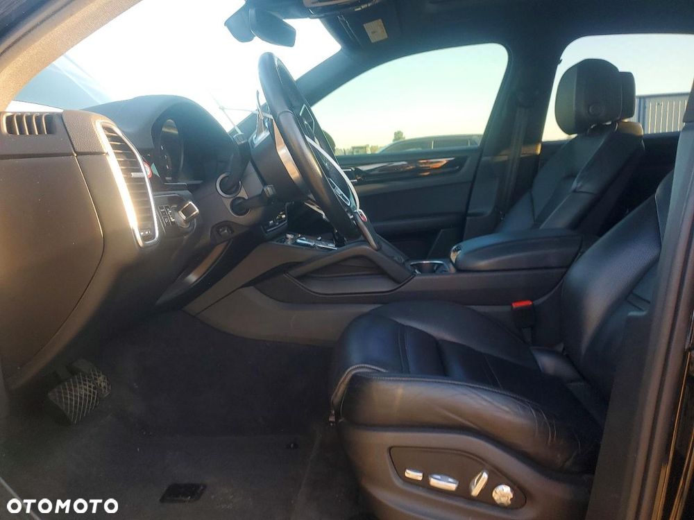 Porsche Cayenne Standard - 7