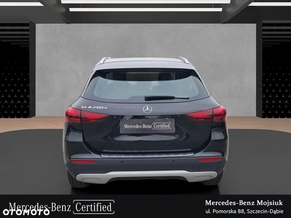 Mercedes-Benz GLA 200 d - 8