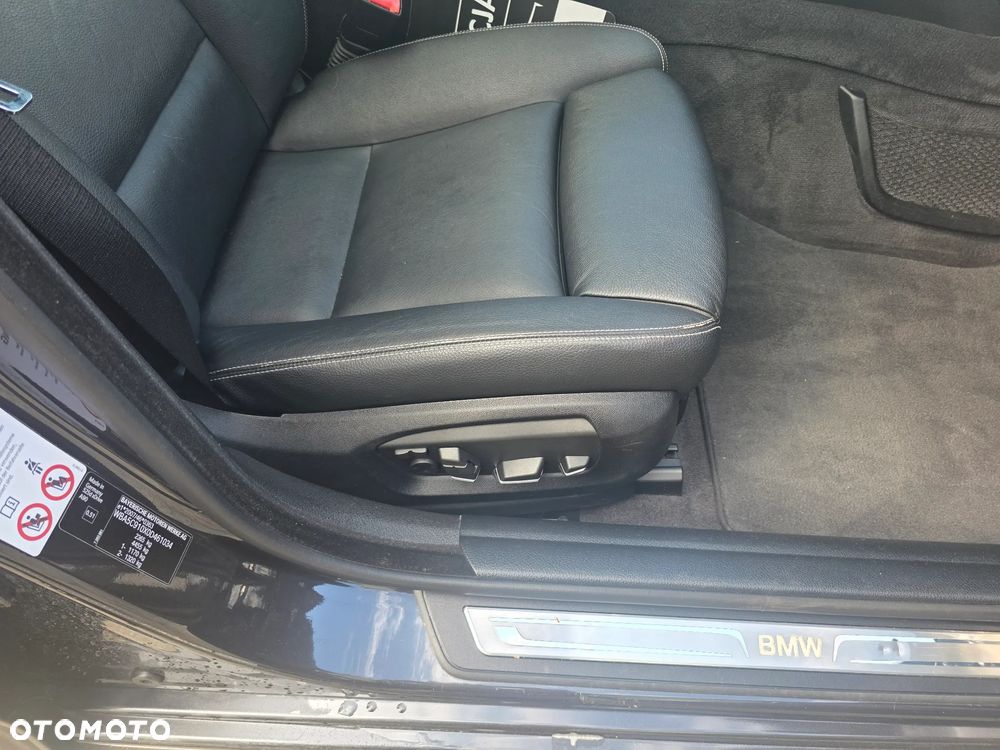 BMW Seria 5 525d xDrive Modern Line - 23