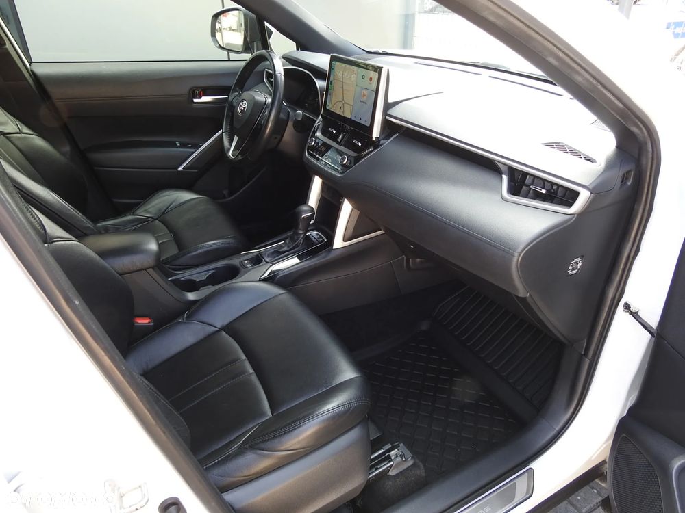 Toyota Corolla Cross 2.0 Hybrid Executive - 27