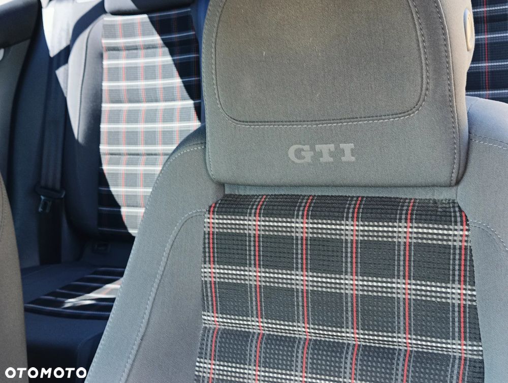 Volkswagen Golf 2.0 TSI GTI - 10