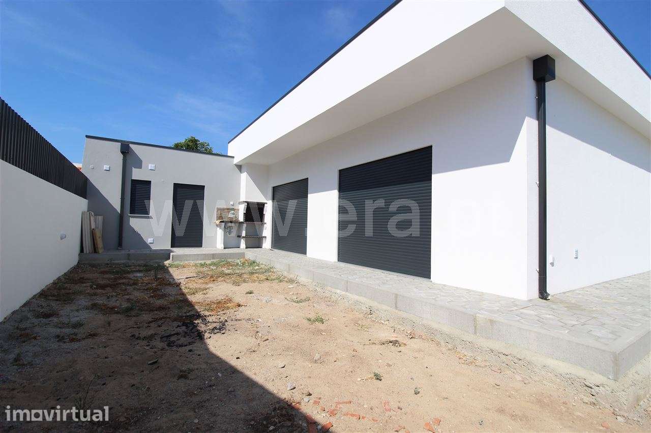 Moradia Isolada Térrea T3+1 ; Fernão Ferro - Grande imagem: 4/19