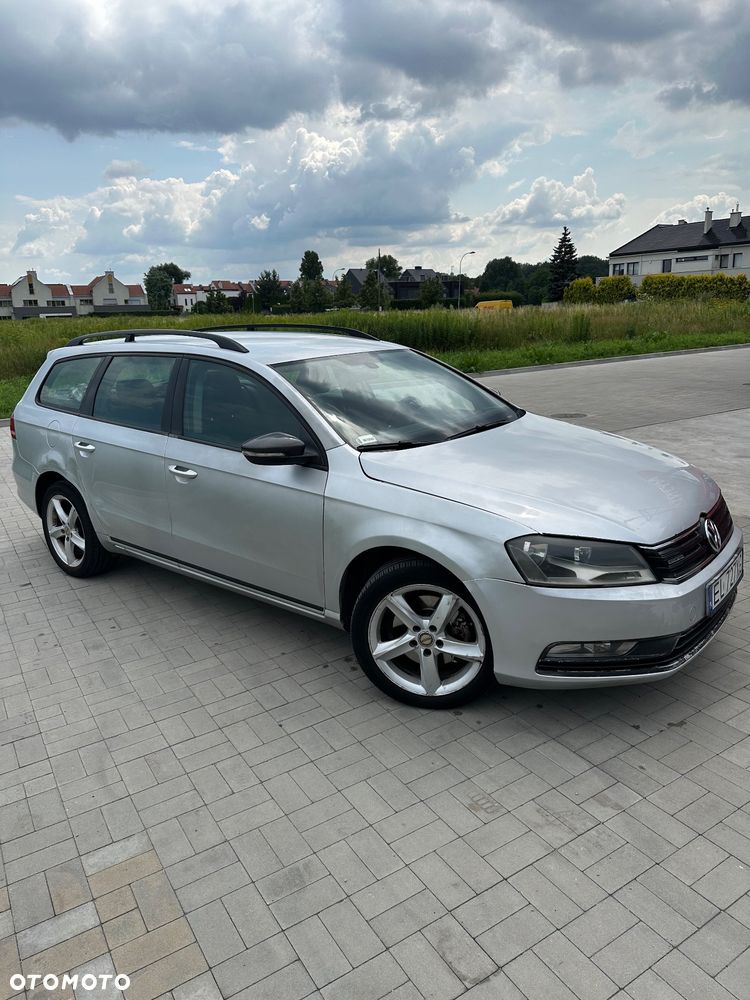 Volkswagen Passat 1.6 TDI DPF BlueMot Comfortline - 25