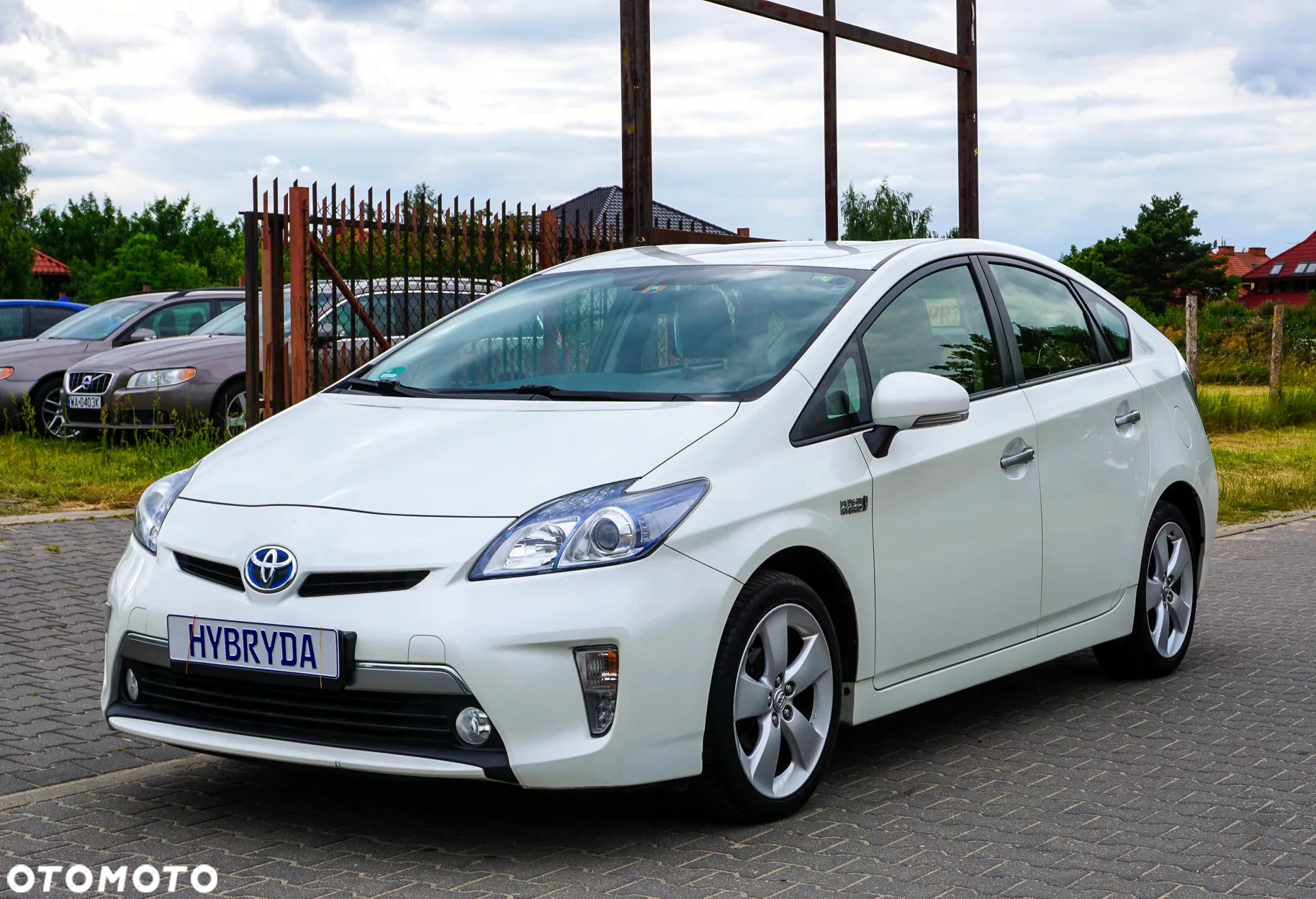 Toyota Prius Plug-in (Hybrid) Life - 16