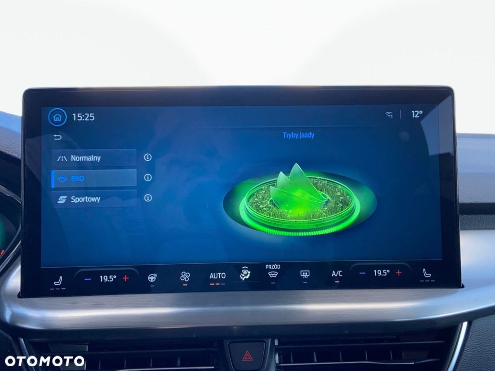 Ford Focus 1.0 EcoBoost Titanium X - 27