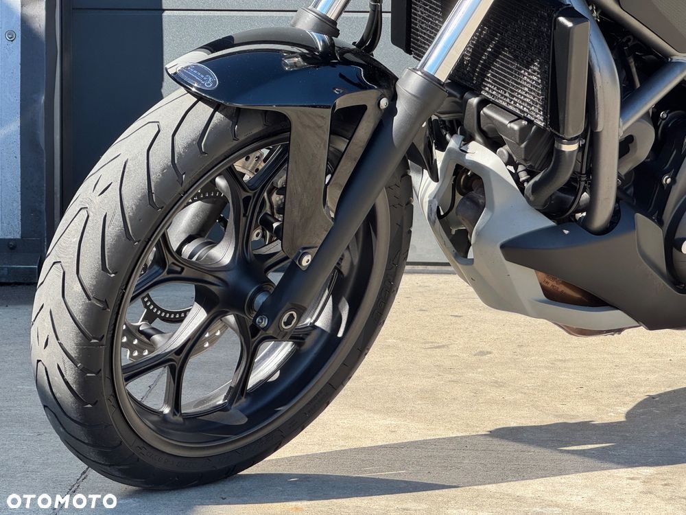 Honda NC - 23