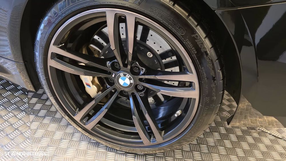 BMW M4 Auto - 36