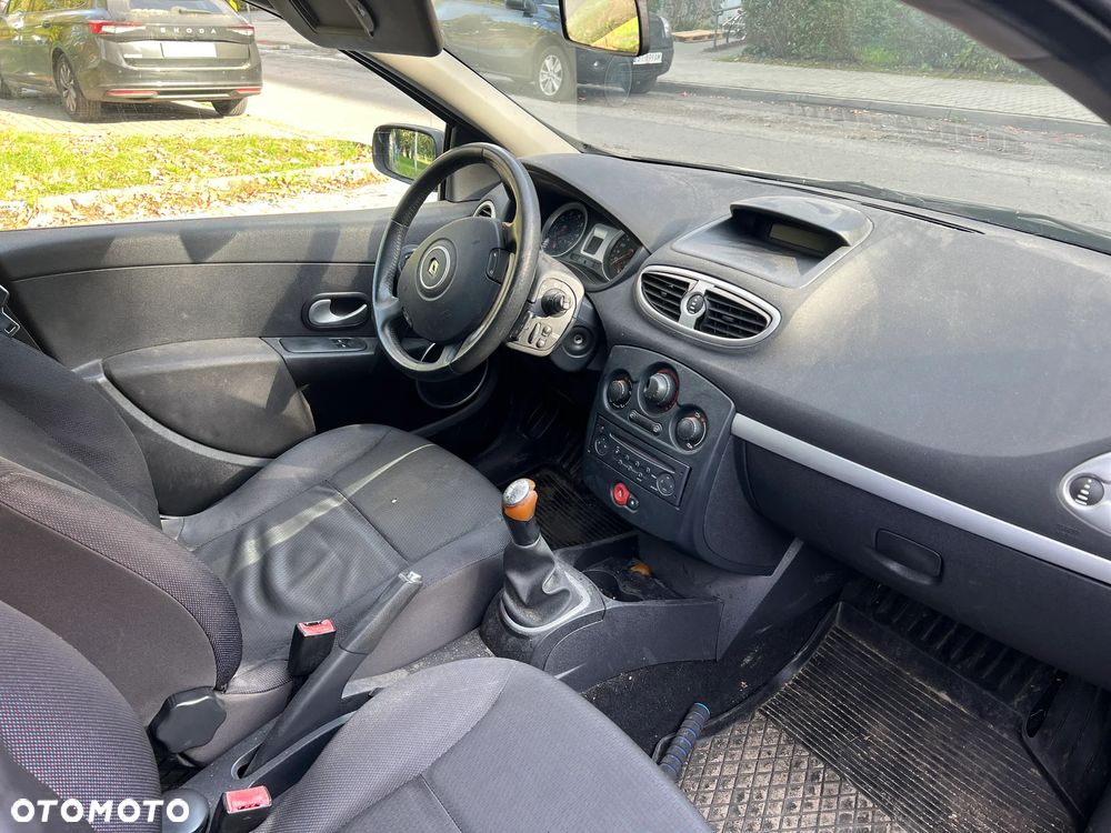 Renault Clio - 6