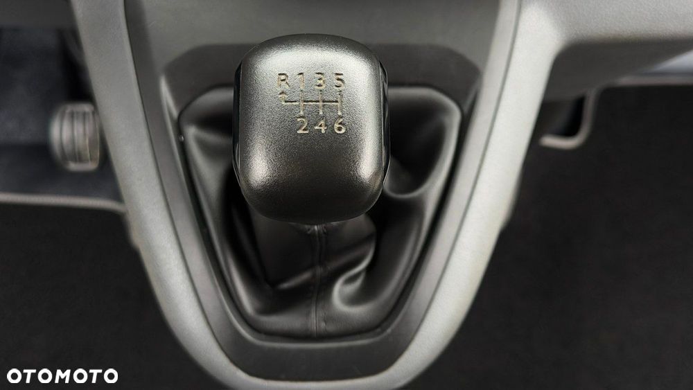 Opel Vivaro - 30