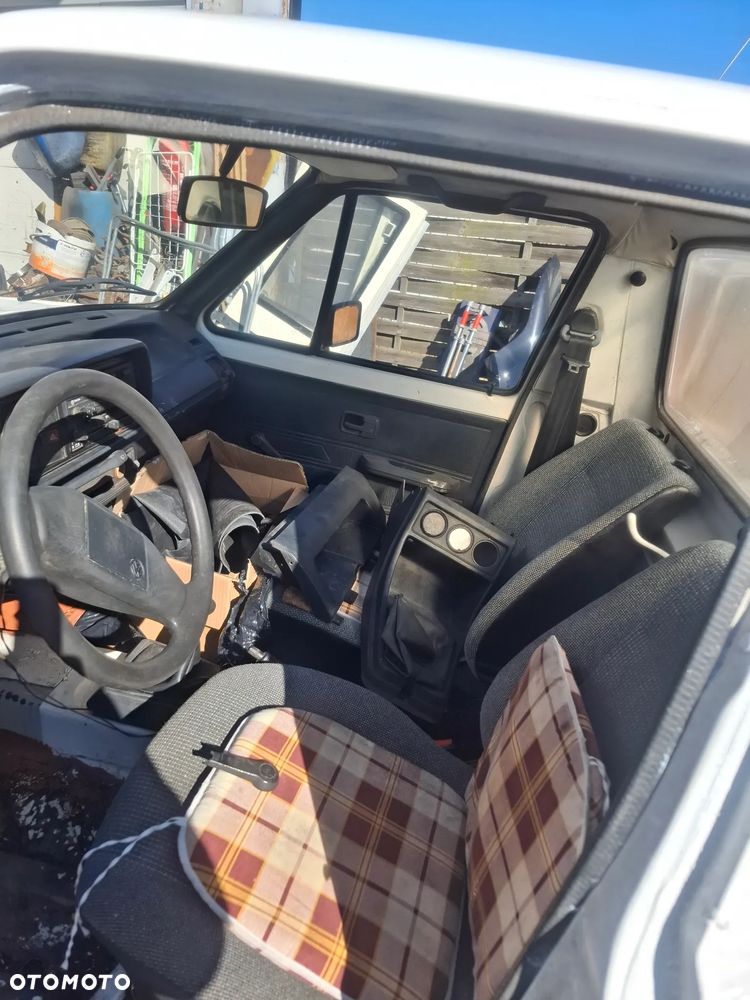 Volkswagen Caddy - 10